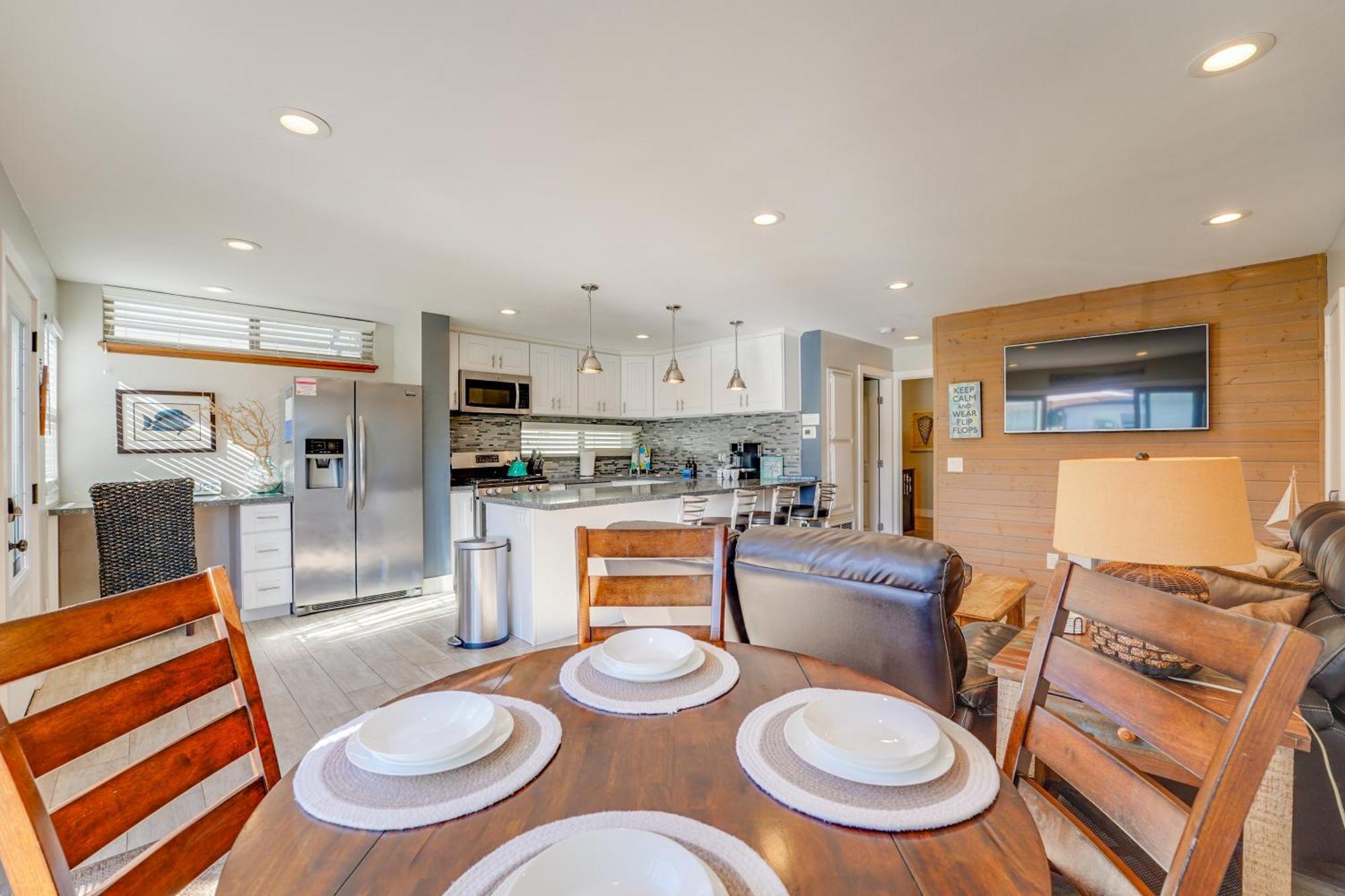 Stunning Beach Home - Large Patio, Parking, Ac & Dog Friendly! San Diego Exterior photo